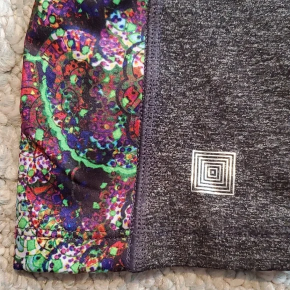 💞LuLaRoe Jade capris - Picture 2 of 6